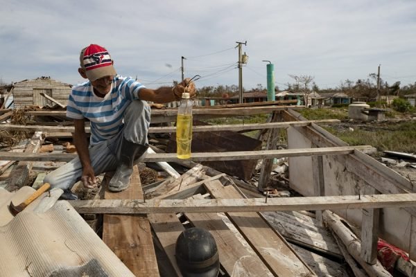 Damnificados de Huracán Rafael olvidados