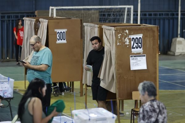 La segunda vuelta de elecciones regionales de Chile mide fuerzas