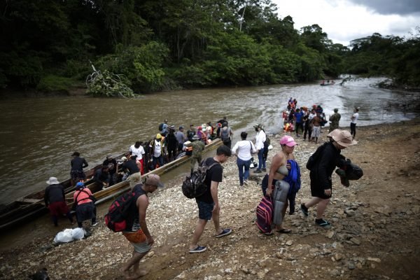 Acuerdo Panamá-Estados Unidos reduce cruce de migrantes por el Darién